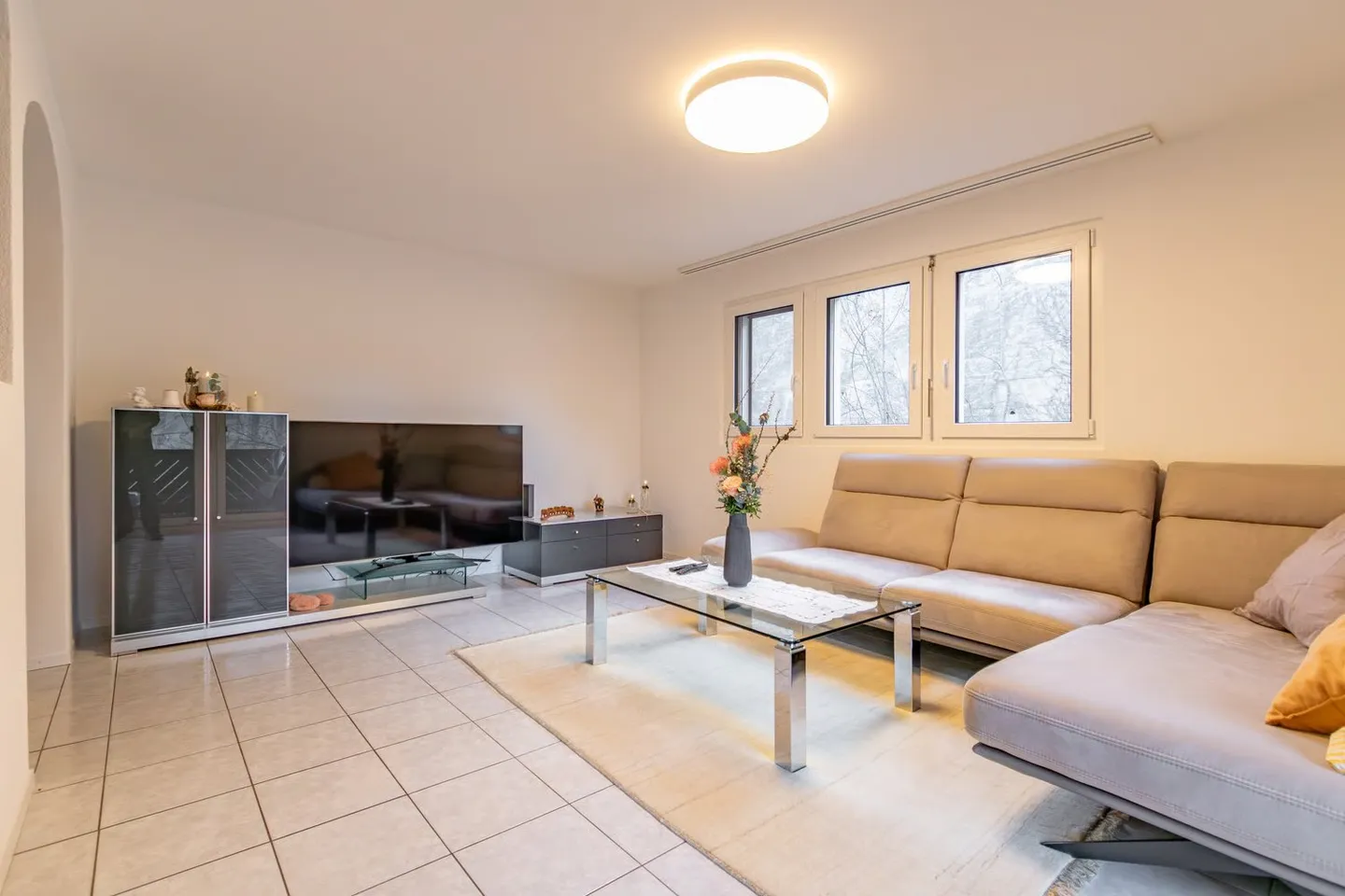 Exclusive 5.5-room apartment in Grengiols – freshly renovated & in top condition - Photo 1 of 14