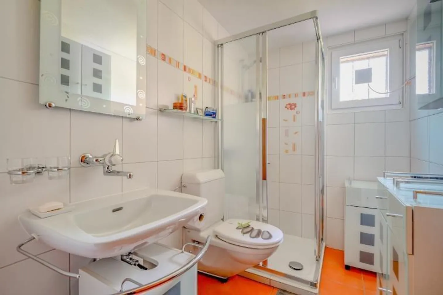 Charming house ideally located in a peaceful villa neighborhood - Photo 22 of 31