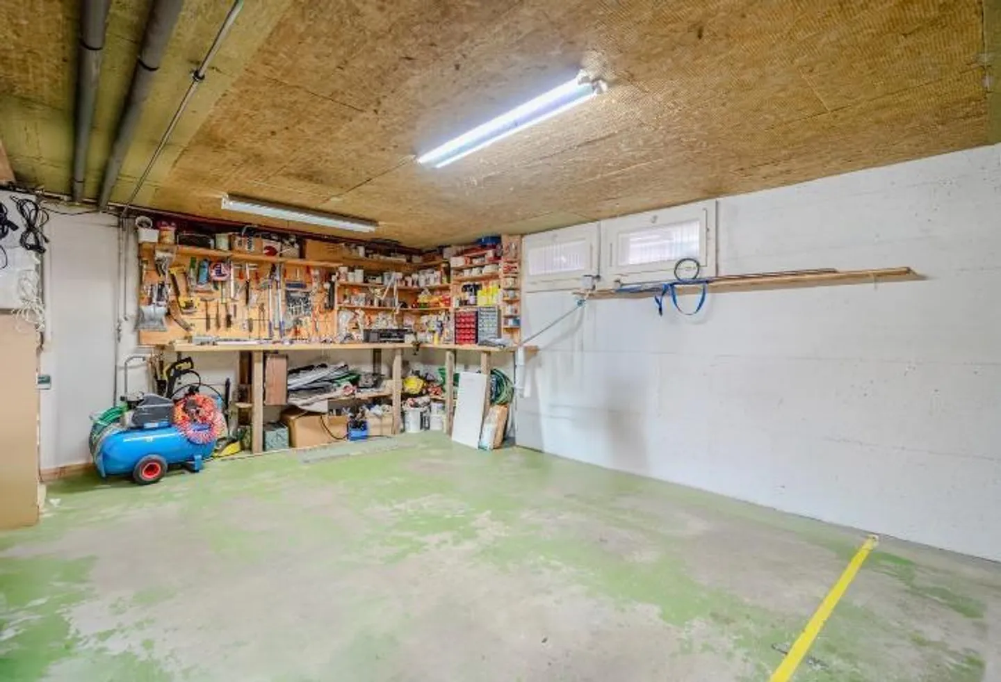 Charming house ideally located in a peaceful villa neighborhood - Photo 23 of 31