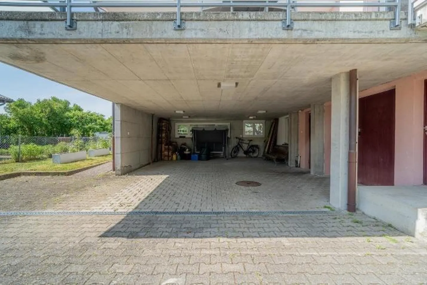 Charming house ideally located in a peaceful villa neighborhood - Photo 28 of 31