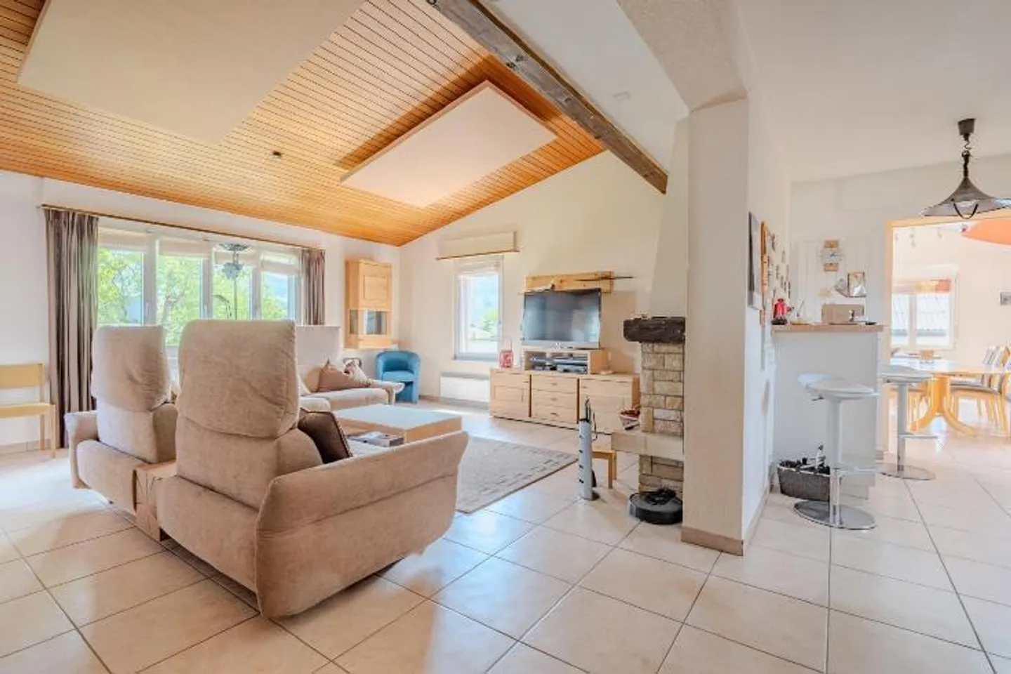 Charming house ideally located in a peaceful villa neighborhood - Photo 9 of 31