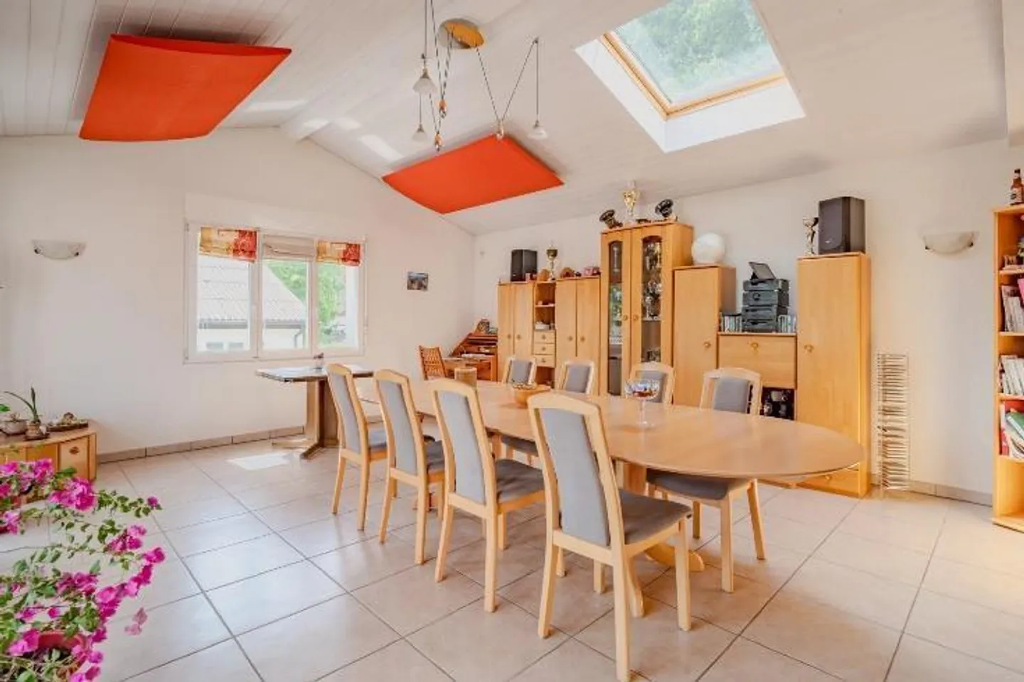 Charming house ideally located in a peaceful villa neighborhood - Photo 11 of 31