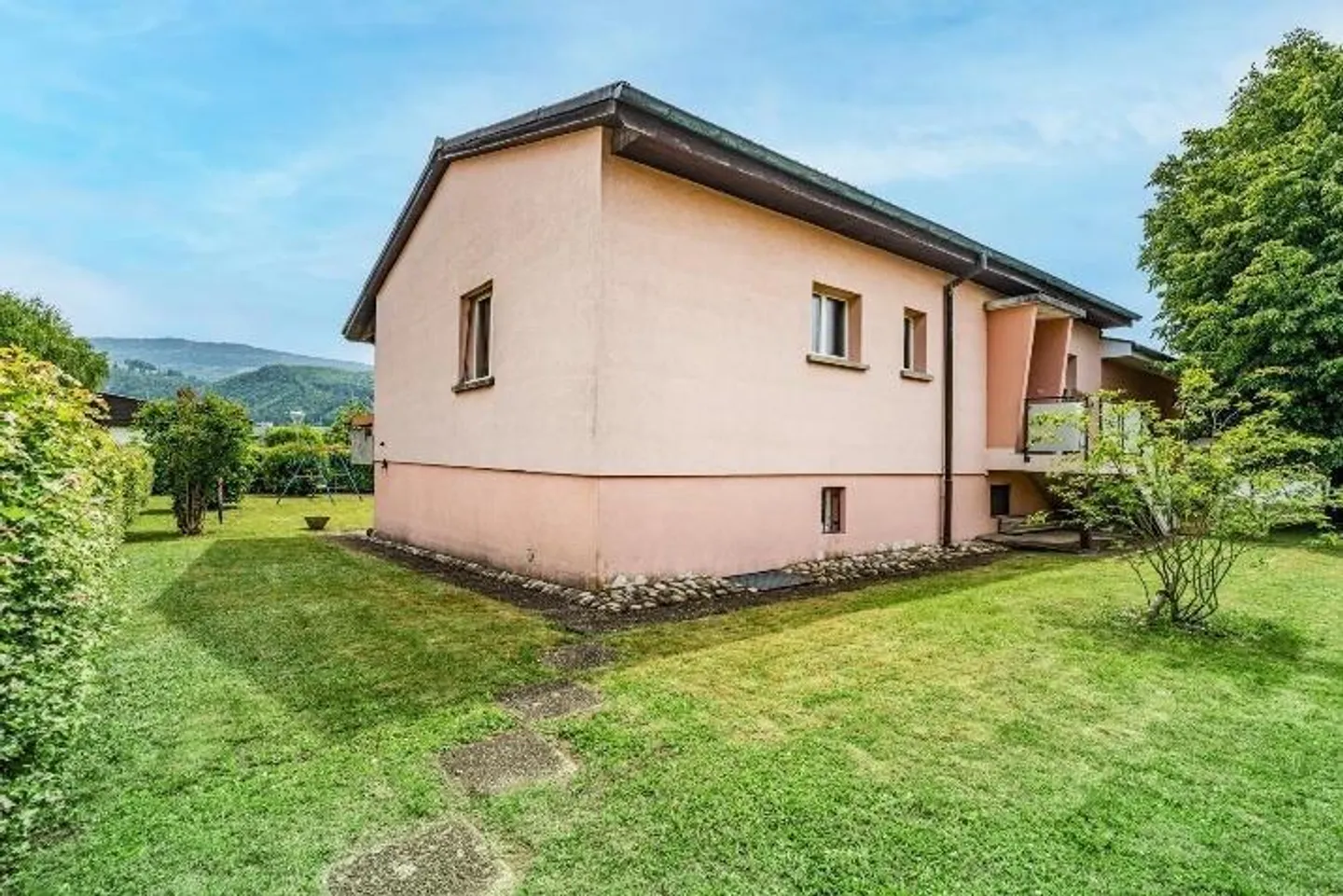 Charming house ideally located in a peaceful villa neighborhood - Photo 29 of 31