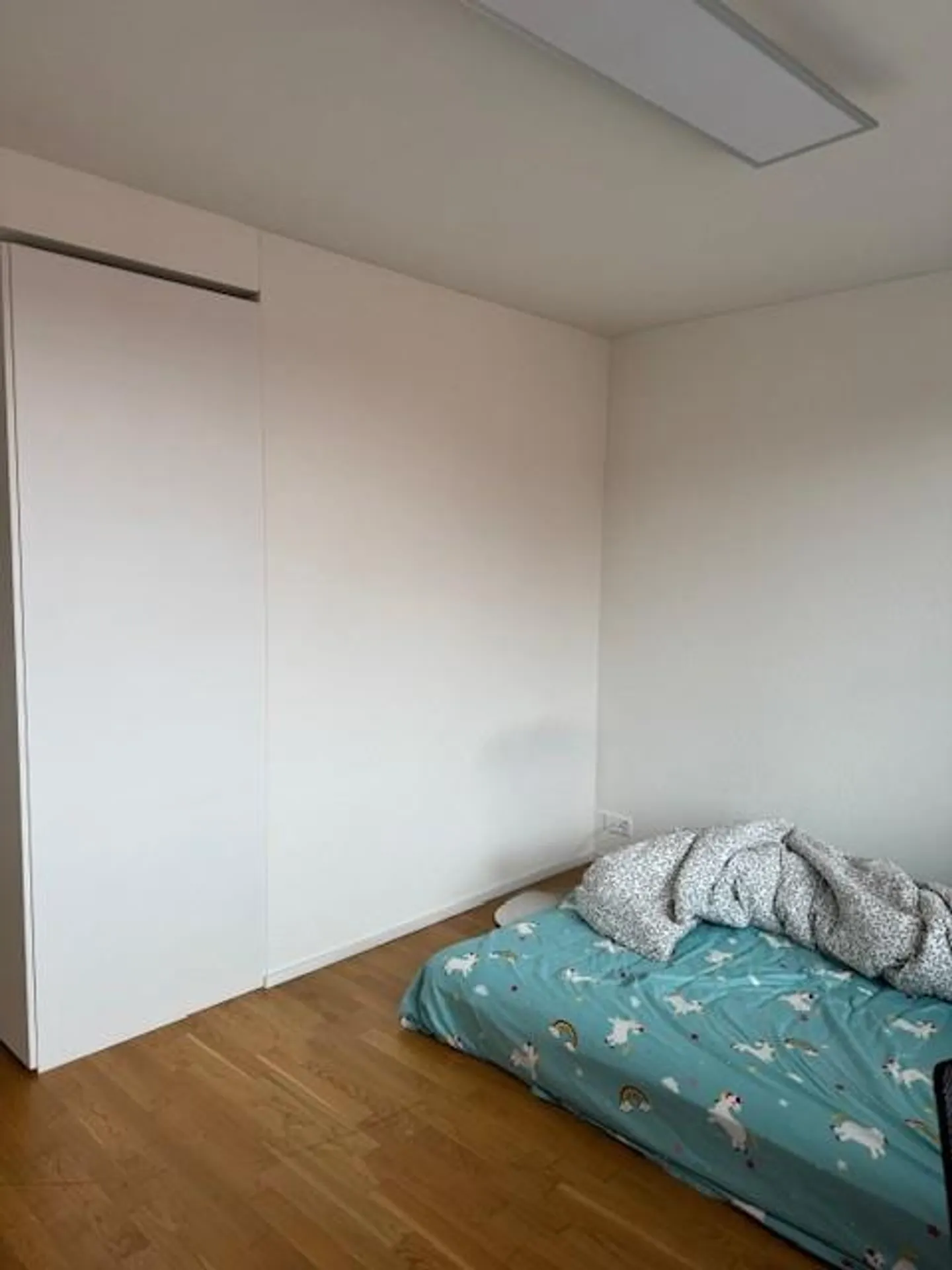 modern, bright and spacious - Photo 5 of 9