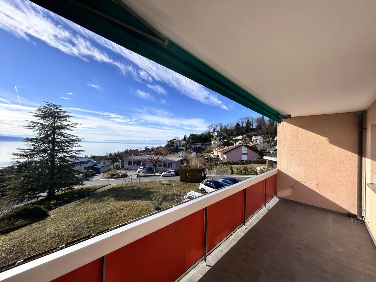 Charmant Appartement Rénové - Photo 2 sur 10