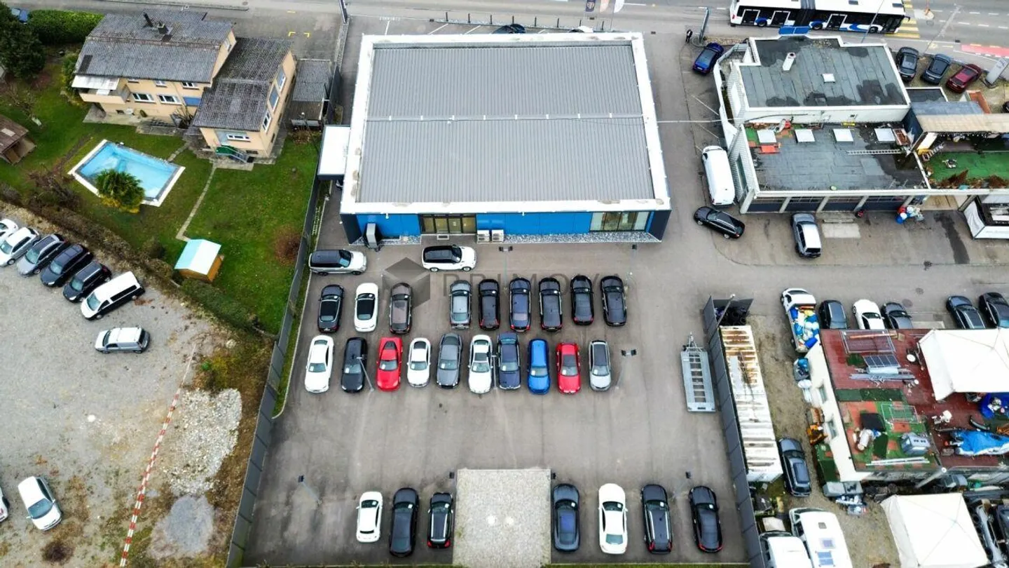 Modern Car Dealership in Prime Location with Approved Business Park Project - Photo 5 of 5