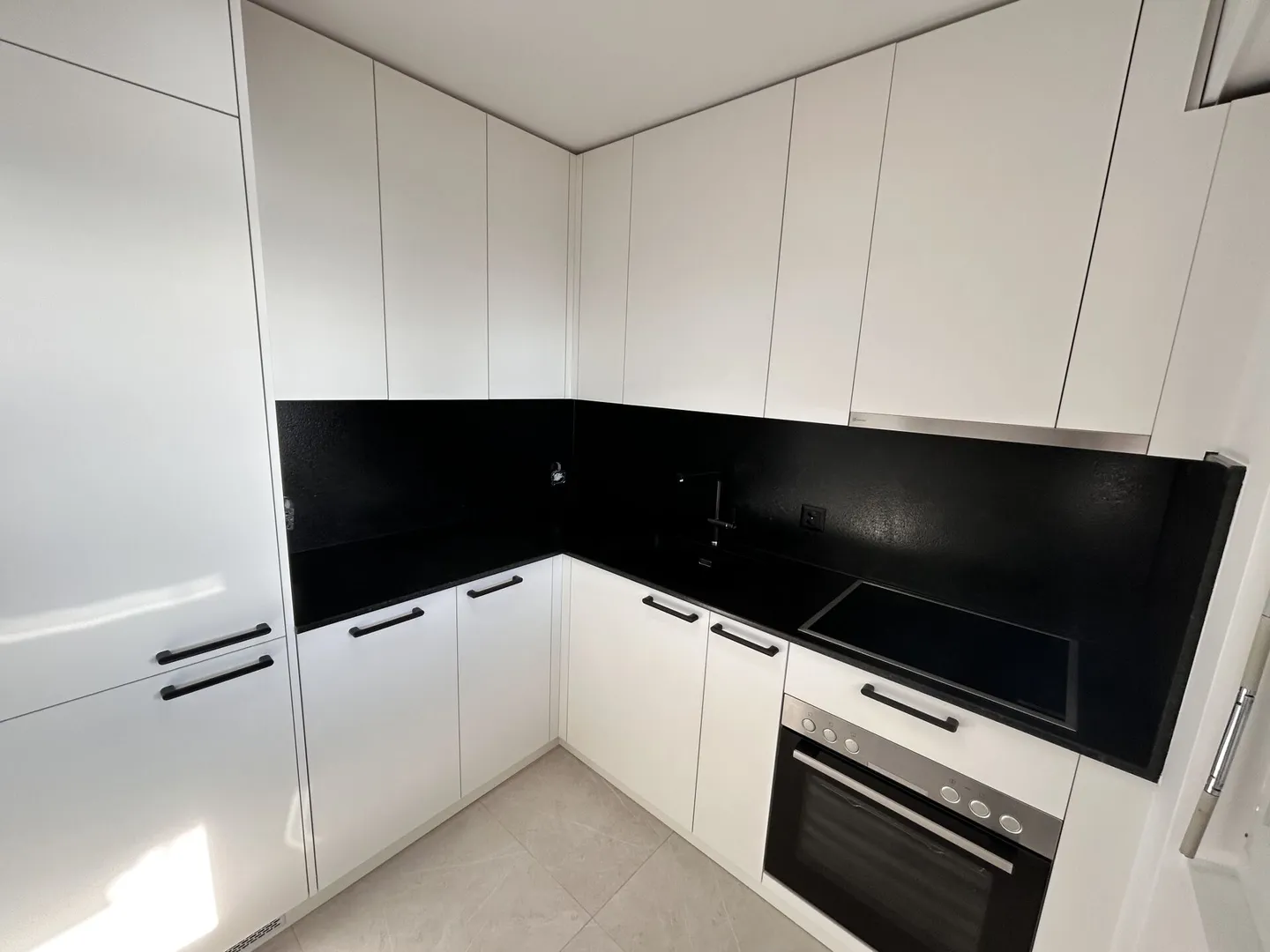 Charmant Appartement Rénové - Photo 3 sur 10