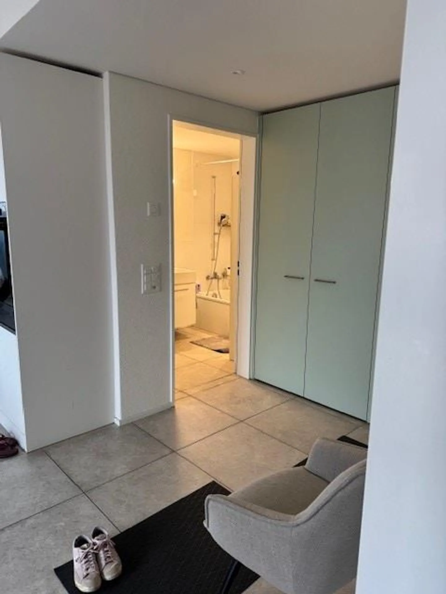 modern, bright and spacious - Photo 6 of 9