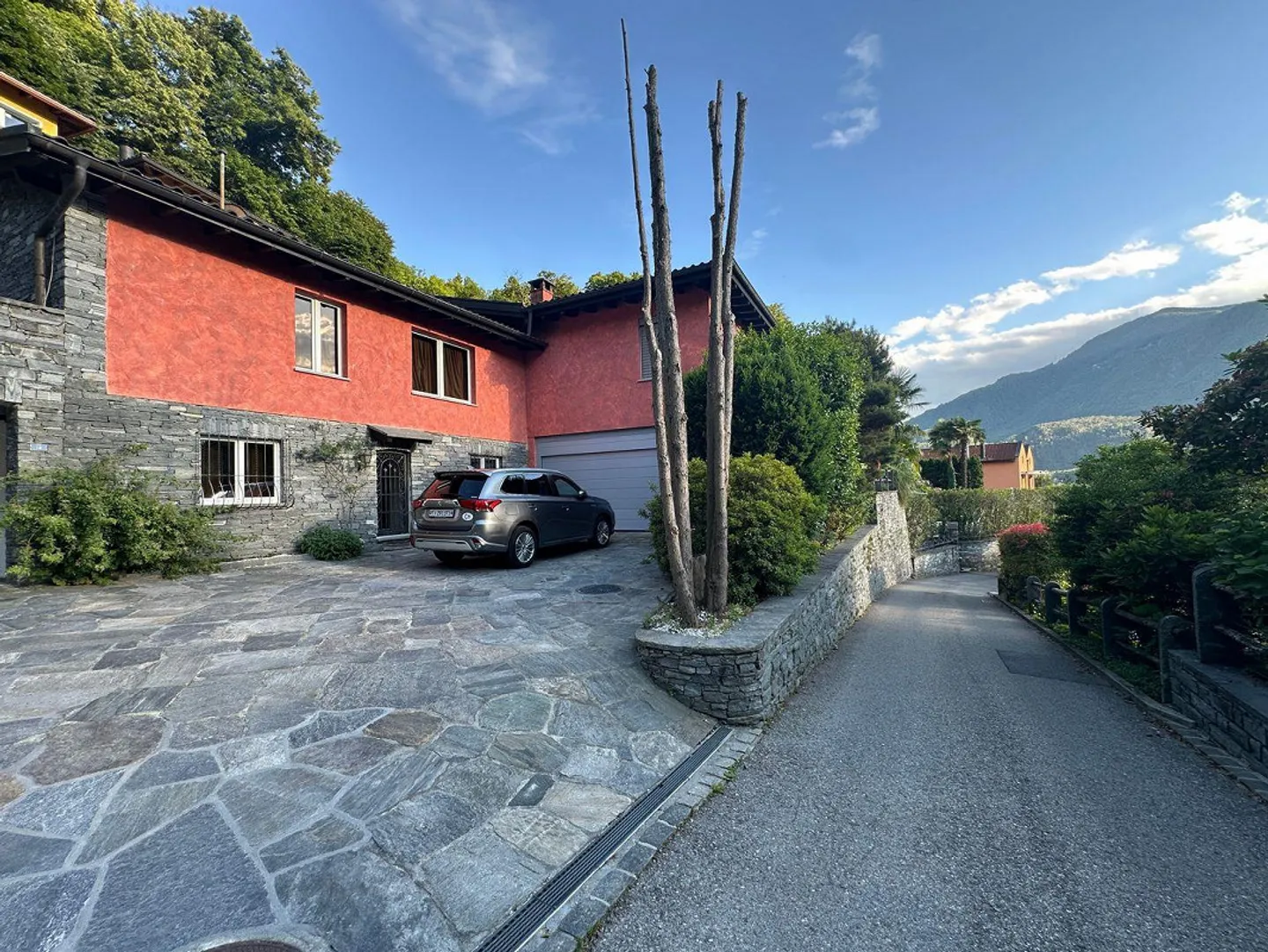Villa mit Panorama-Pool, Sauna und spektakulärer Aussicht oberhalb Locarno - Foto 6 von 13