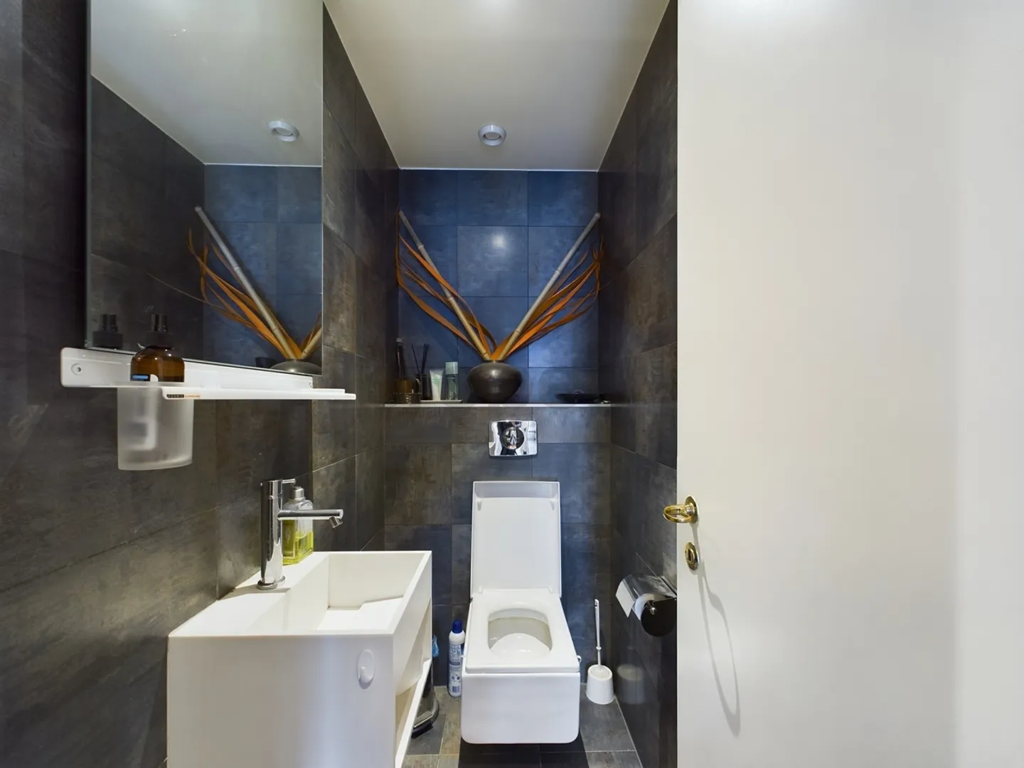 Luxurious furnished 4-room apartment in the heart of Geneva - Photo 6 of 7