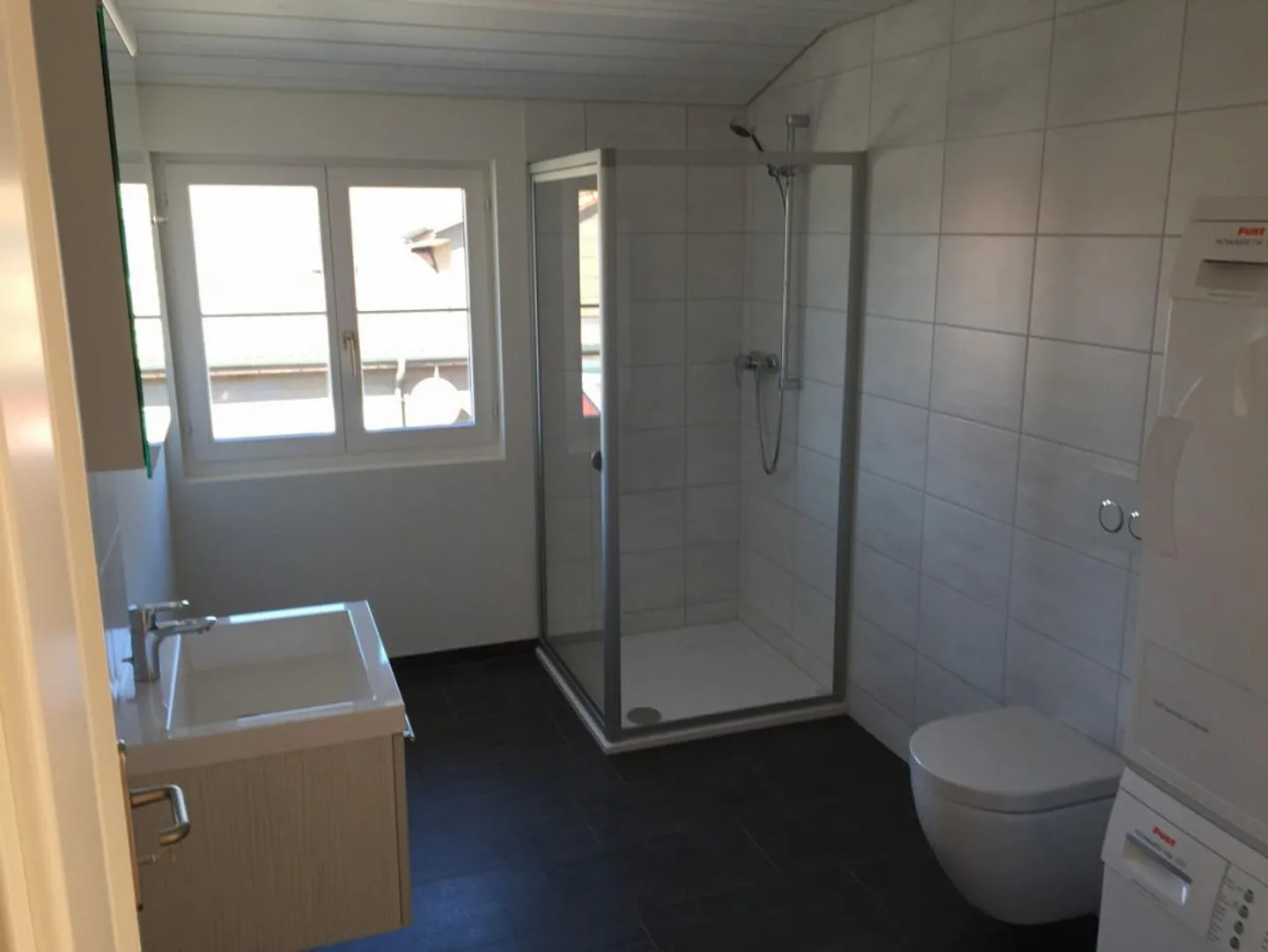 Appartement en penthouse spacieux de 5,5 pièces avec balcon à Happerswil - Photo 10 sur 11