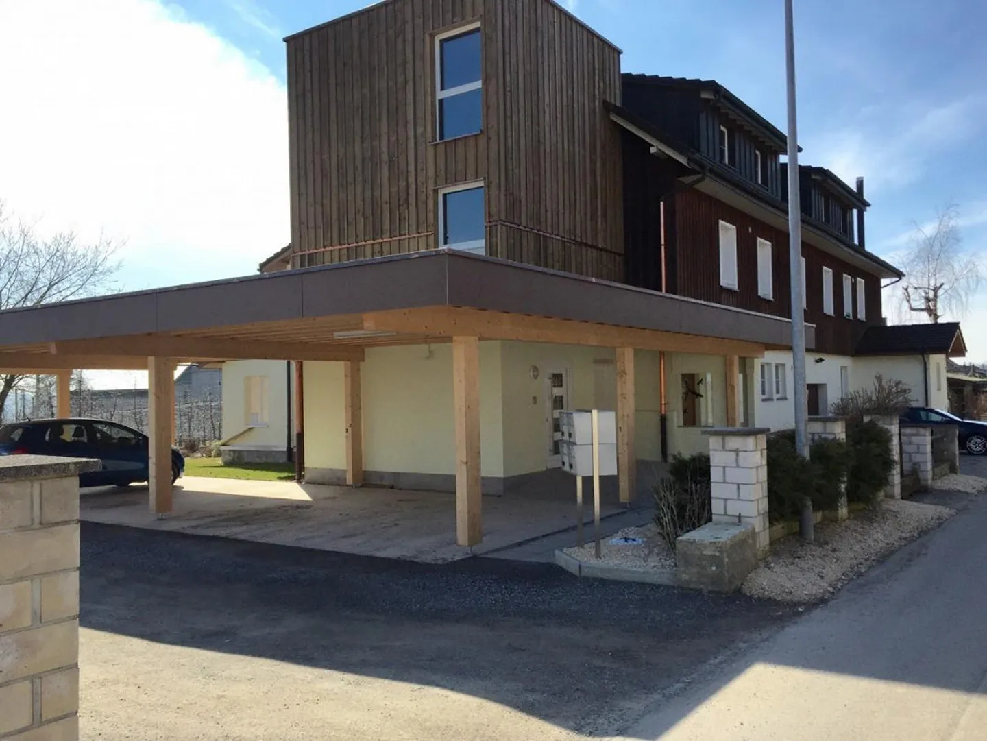 Appartement en penthouse spacieux de 5,5 pièces avec balcon à Happerswil - Photo 2 sur 11
