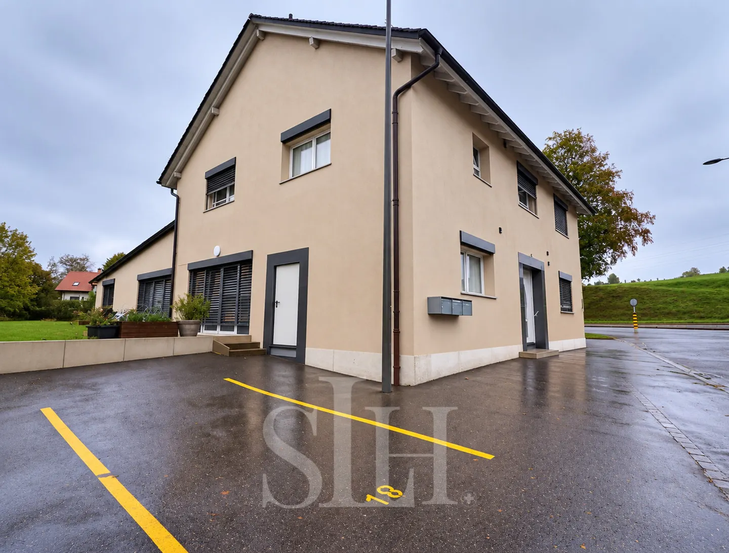 Immobile di investimento a Oron - Foto 1 di 16