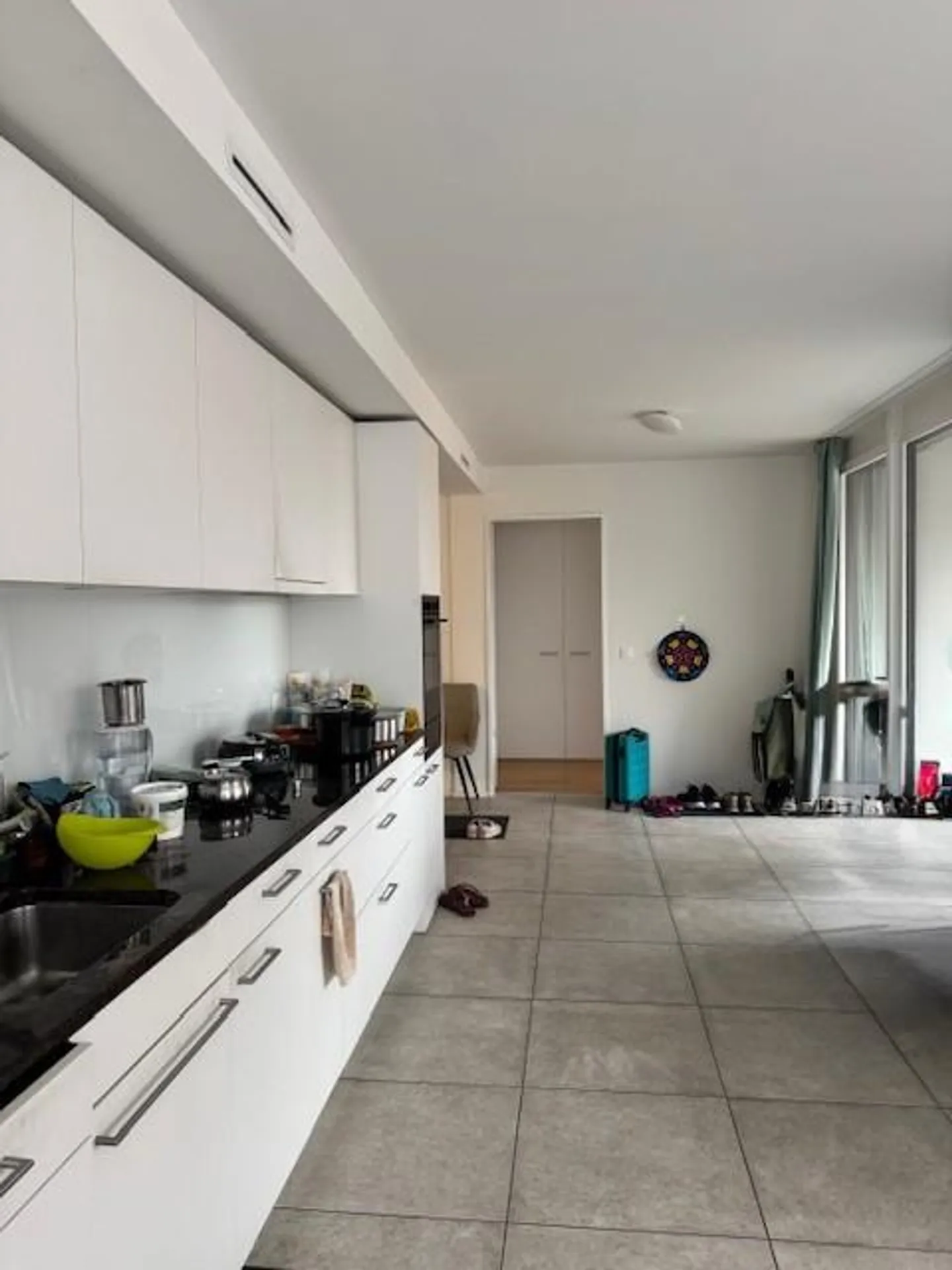 modern, bright and spacious - Photo 7 of 9
