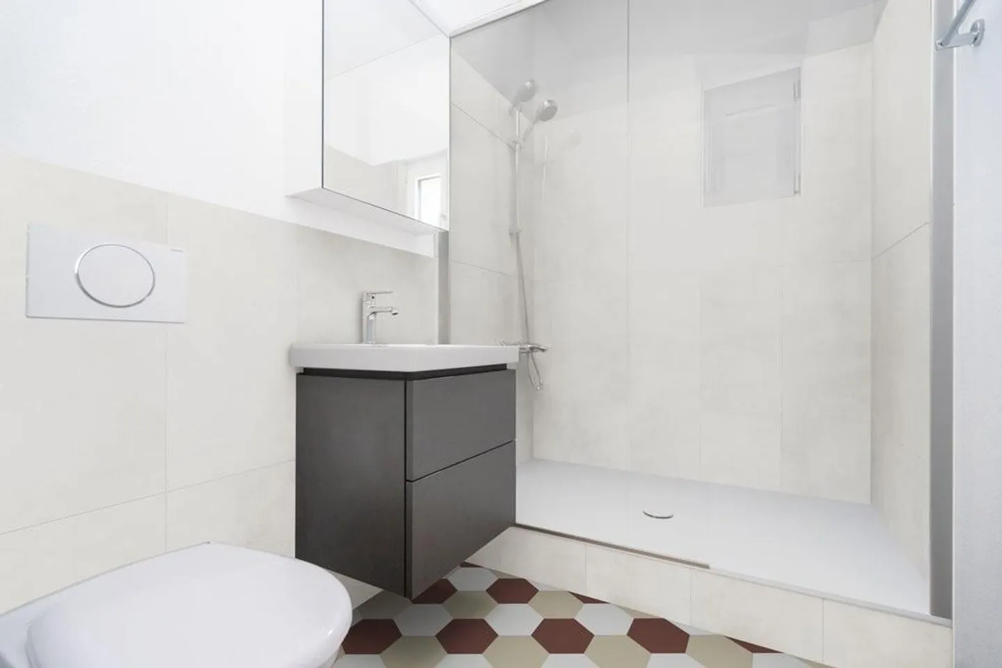 Appartamento ristrutturato con 2 camere a Fischermätteli - Foto 2 di 4