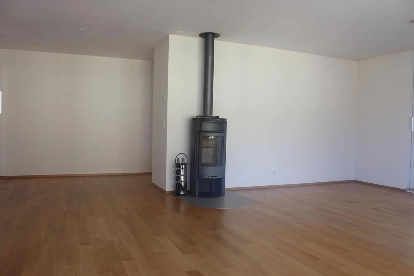 Bellissimo appartamento attico moderno di 3,5 stanze nel parco residenziale Leuenfeld - Foto 3 di 14