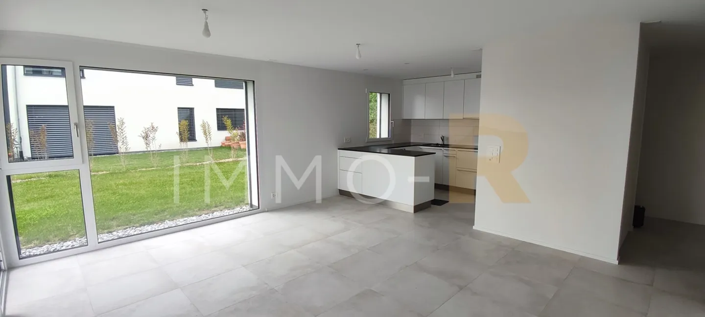 Magnificent 4.5-room apartment with a view of the lake and mountains - Photo 3 of 10