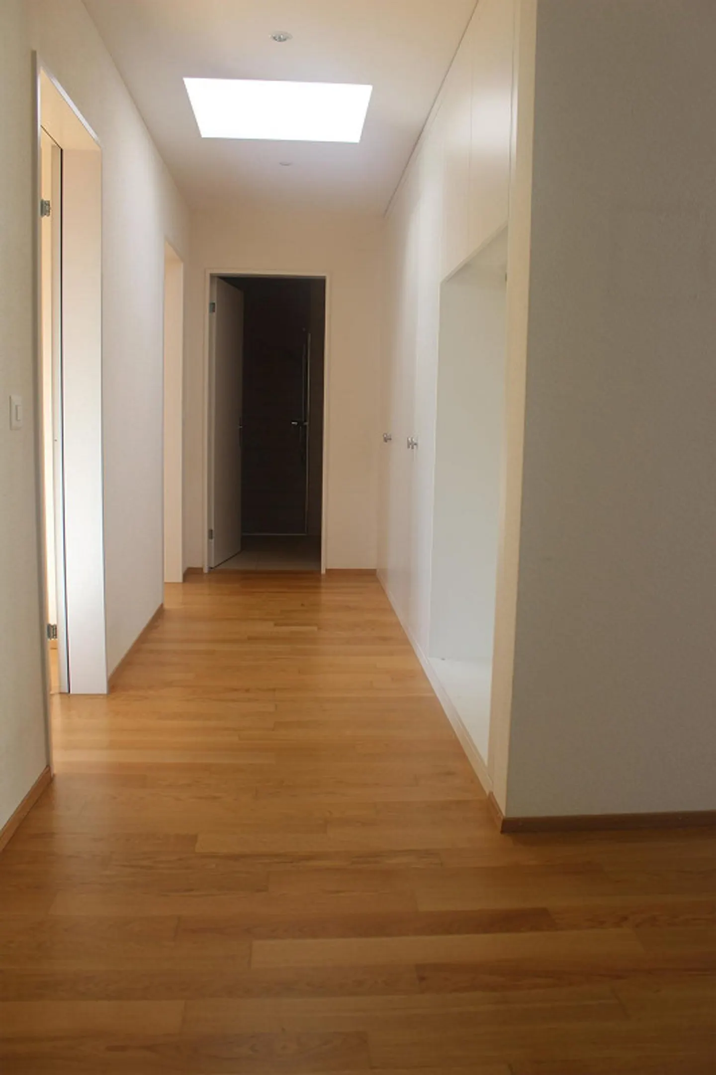 Bellissimo appartamento attico moderno di 3,5 stanze nel parco residenziale Leuenfeld - Foto 10 di 14