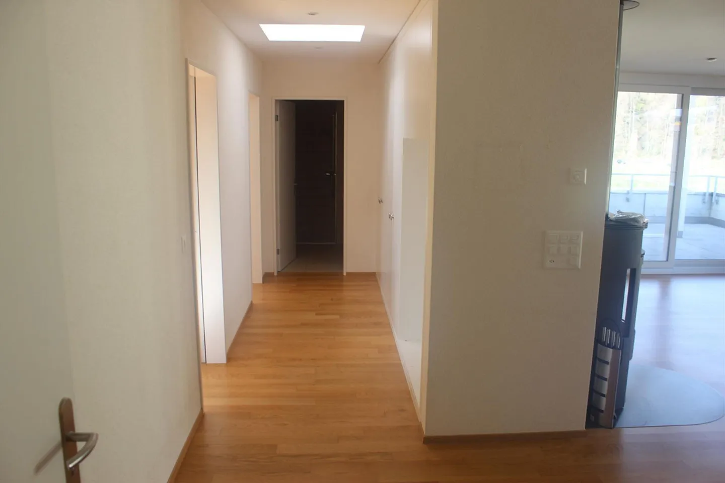 Bellissimo appartamento attico moderno di 3,5 stanze nel parco residenziale Leuenfeld - Foto 11 di 14