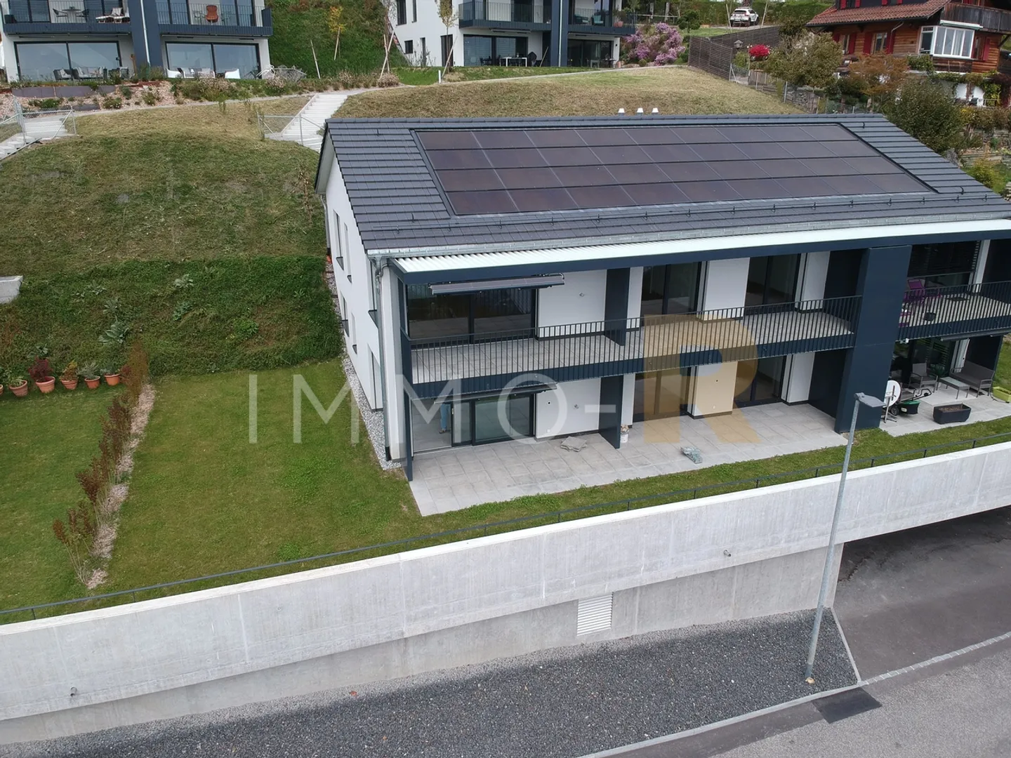 Magnificent 4.5-room apartment with a view of the lake and mountains - Photo 1 of 10