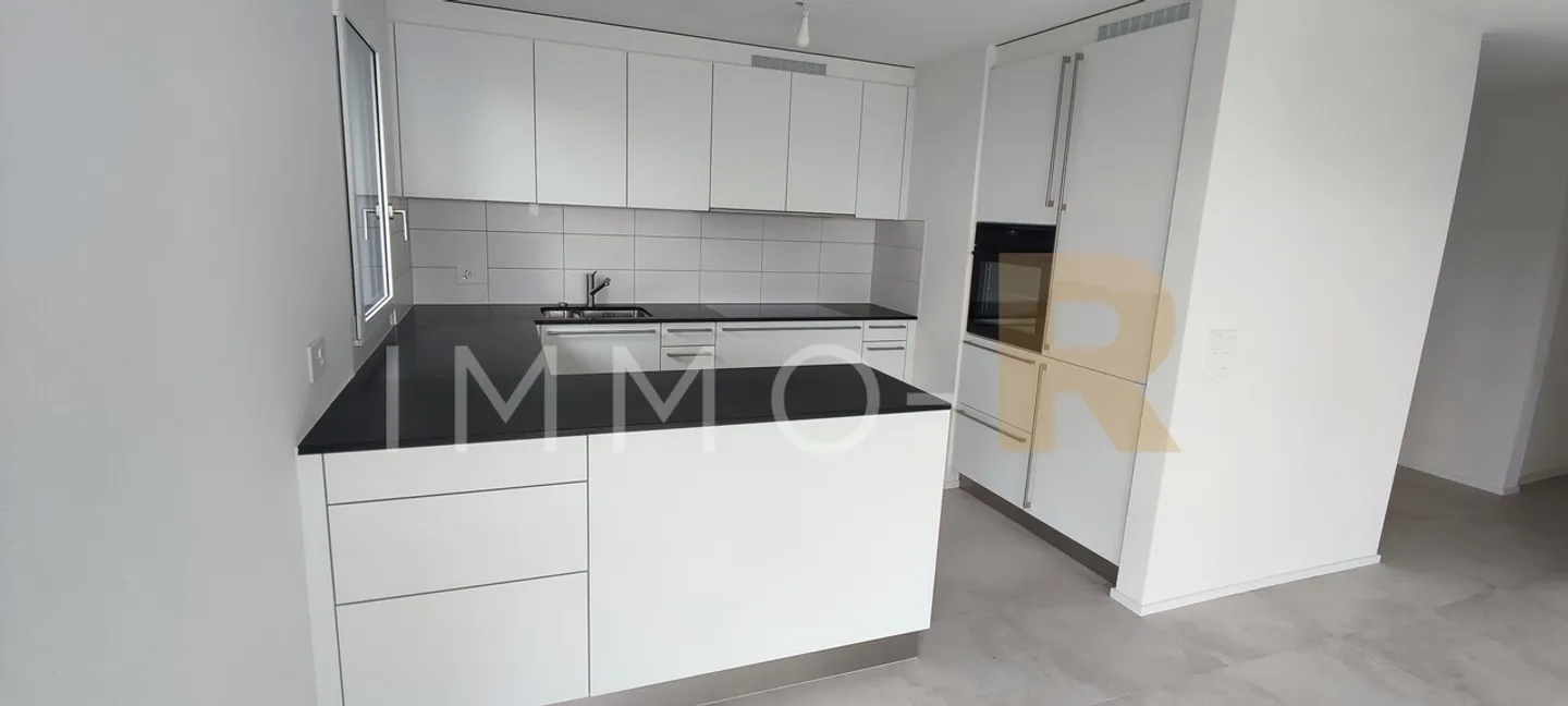 Magnificent 4.5-room apartment with a view of the lake and mountains - Photo 5 of 10