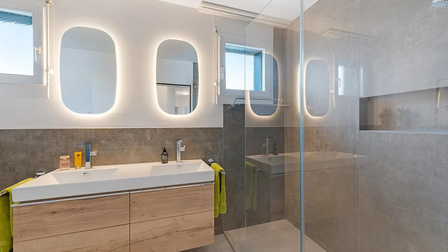 Stylish penthouse apartment with spacious terrace - Photo 6 of 8