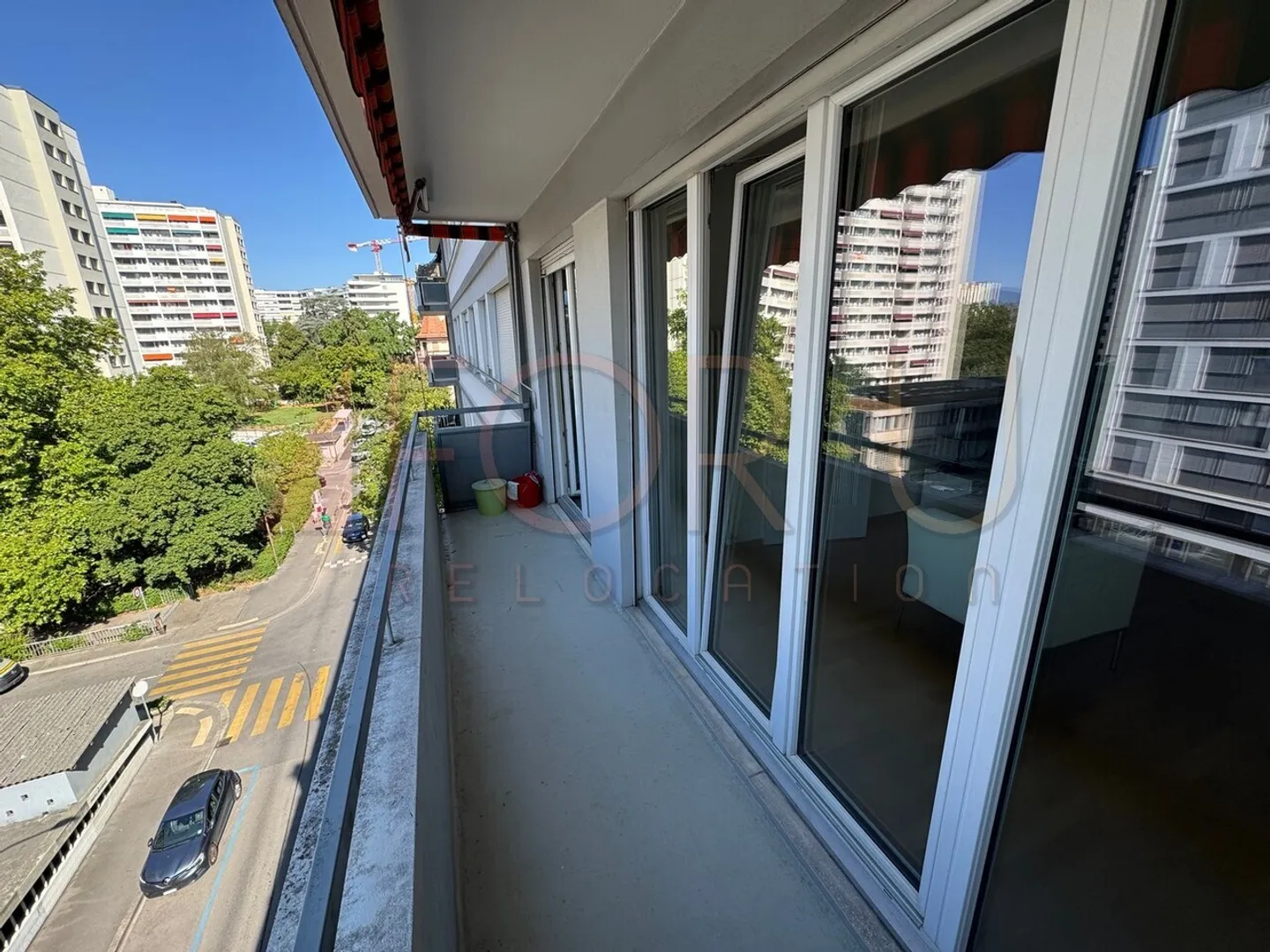 Bellissimo appartamento ristrutturato con 4 camere da letto e balcone in buona posizione - Foto 1 di 11