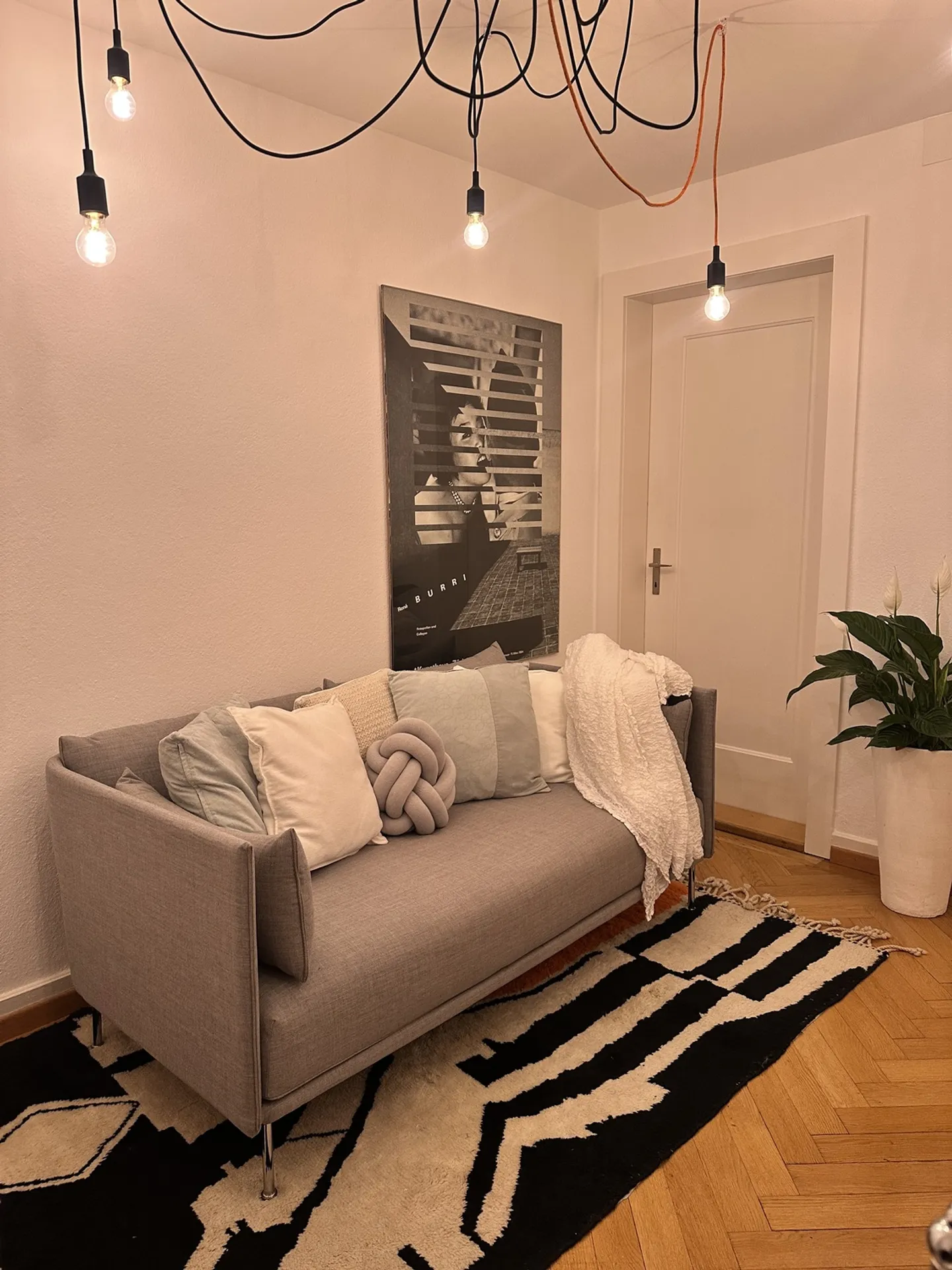 APPARTEMENT DE 2½ PIÈCES À ZURICH, MEUBLÉ, TEMPORAIRE - Photo 1 sur 10