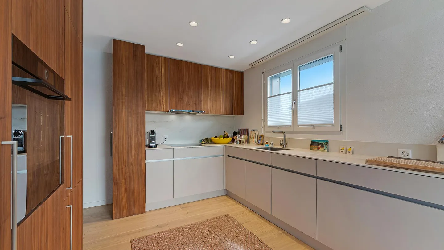 Stylish penthouse apartment with spacious terrace - Photo 4 of 8