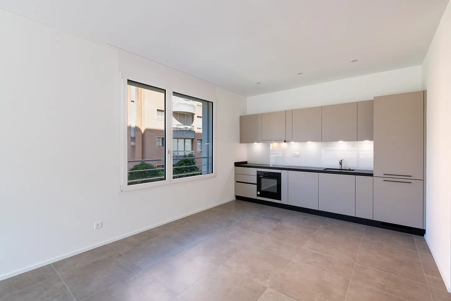 Elegante appartamento di 2,5 stanze in centro - Foto 3 di 6