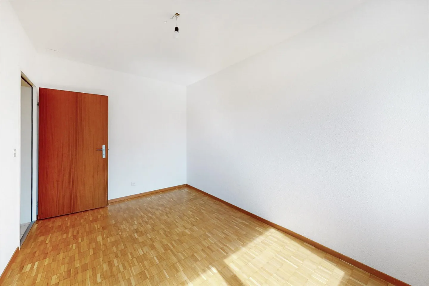 In un quartiere tranquillo e verdeggiante - Foto 9 di 12