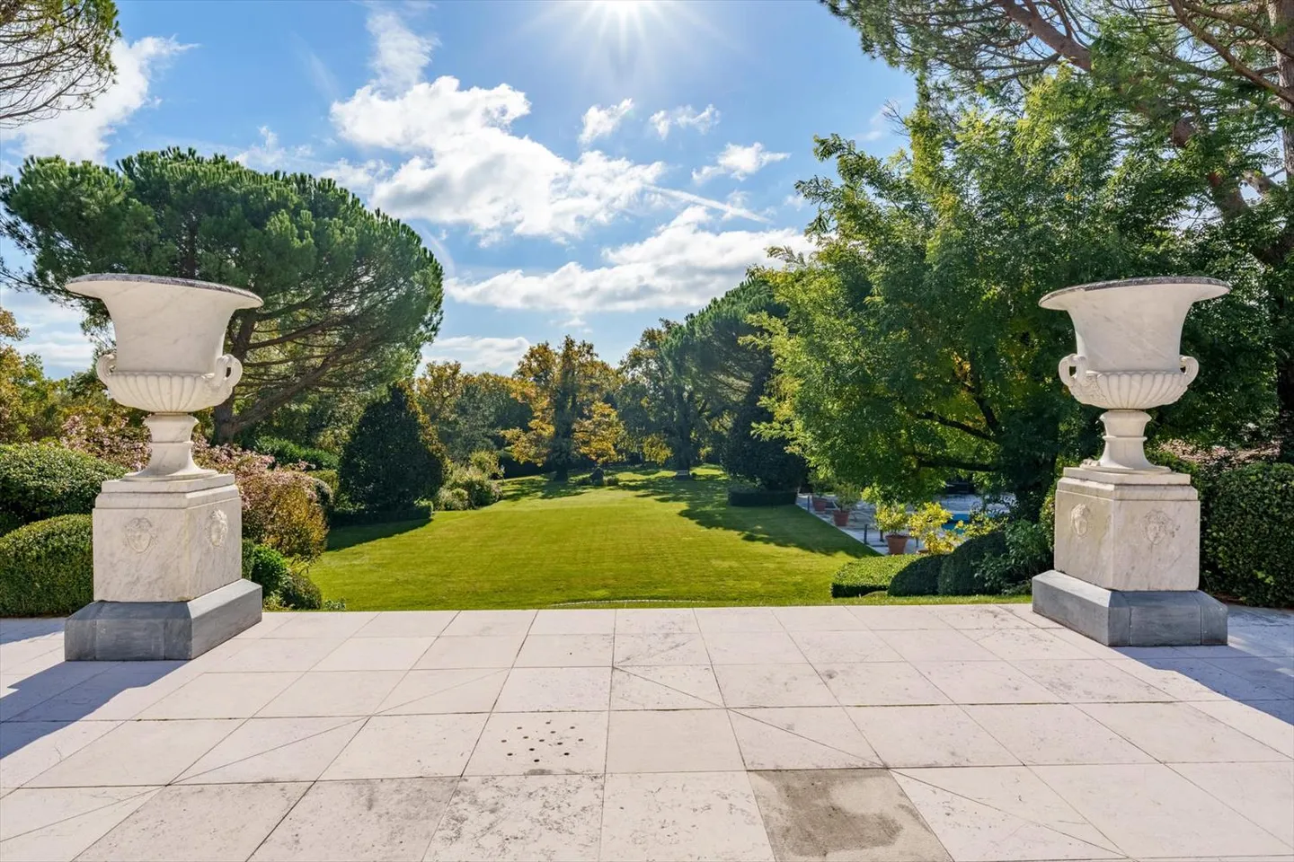 Large estate of high standard in Vandoeuvres - Photo 1 of 12