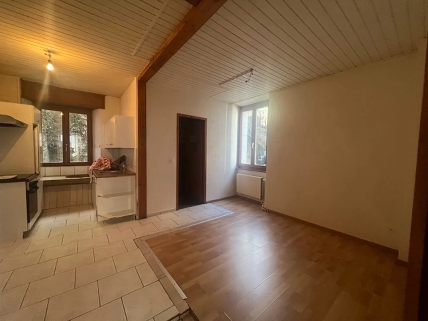 Cozy 2.5-Room Apartment - Photo 10 of 13
