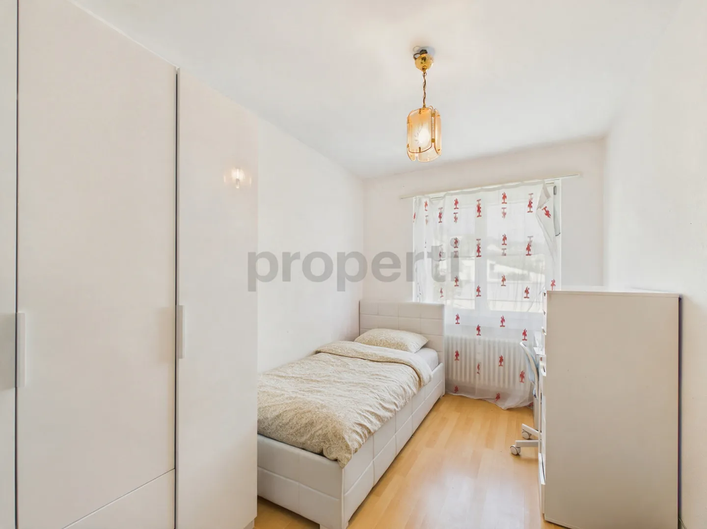 Space for the whole family: bright 4.5-room apartment in a quiet location - Photo 8 of 13