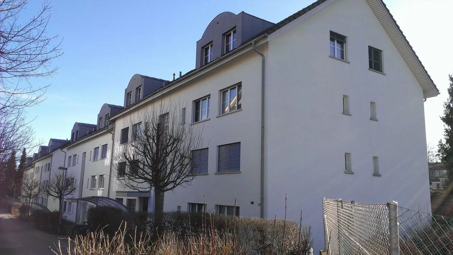 Grosszügige, sonnige 3 1/2 Zi-Wohnung 1.OG - Foto 1 von 11