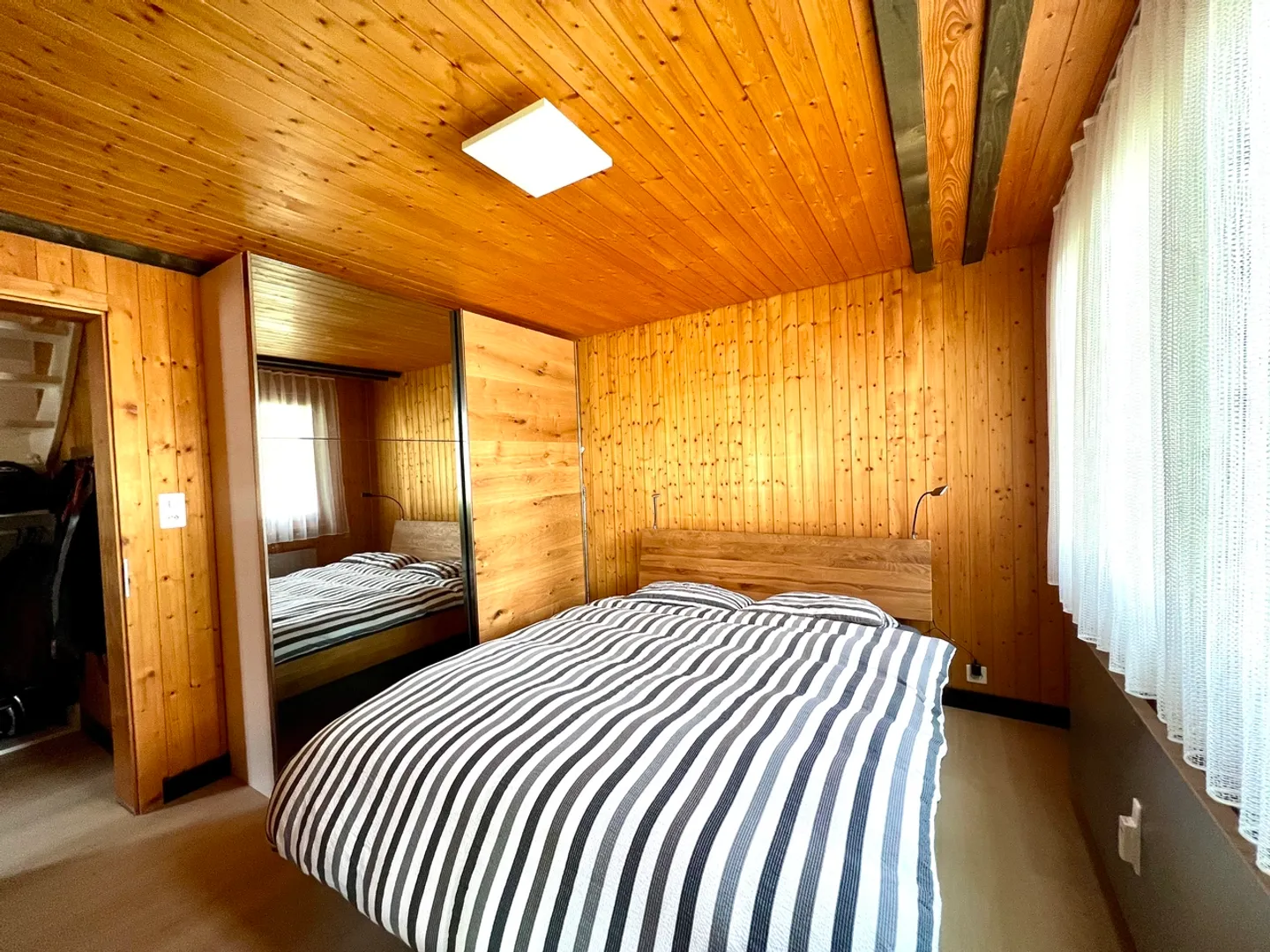 2.5 Zimmer-Ferienwohnung mit ausgebautem Dachstock - Foto 3 von 6