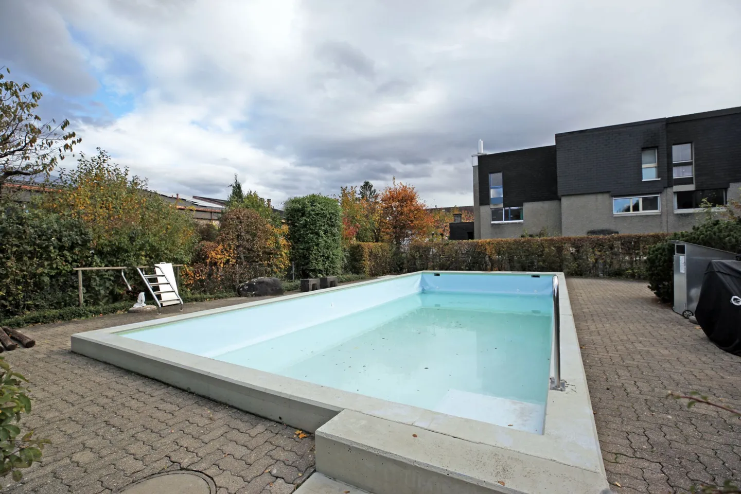 5-room corner house with extension, garden & communal pool - Photo 6 of 14