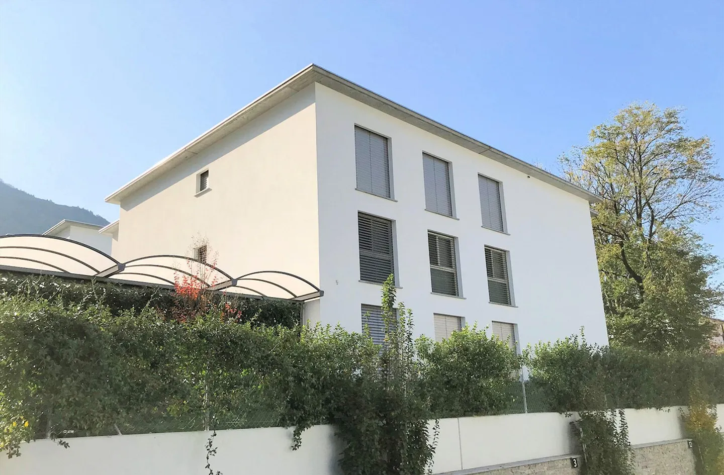 Appartement spacieux avec grande terrasse dans un quartier très calme - Photo 2 sur 14