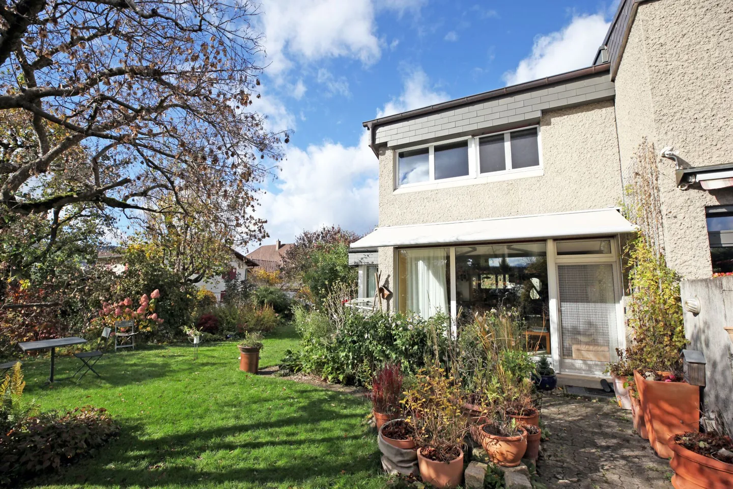 5-room corner house with extension, garden & communal pool - Photo 2 of 14