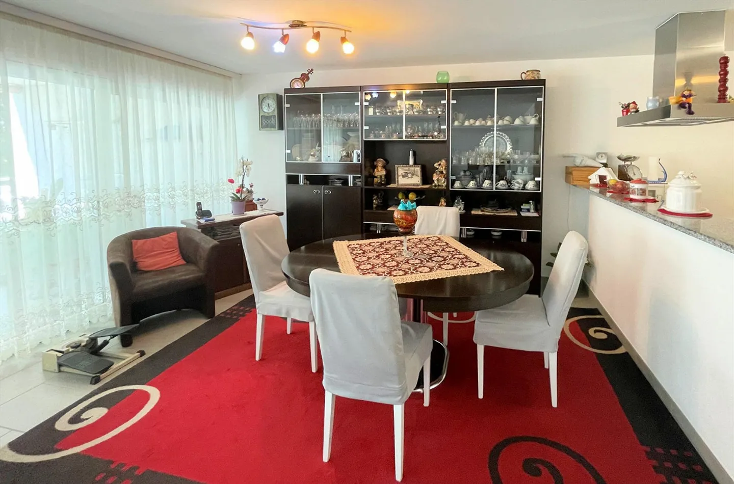 Appartement spacieux avec grande terrasse dans un quartier très calme - Photo 6 sur 14