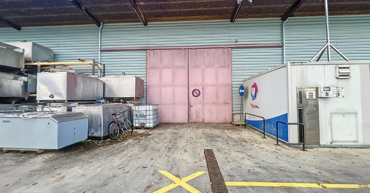 Entrepôt industriel spacieux - Photo 10 sur 12