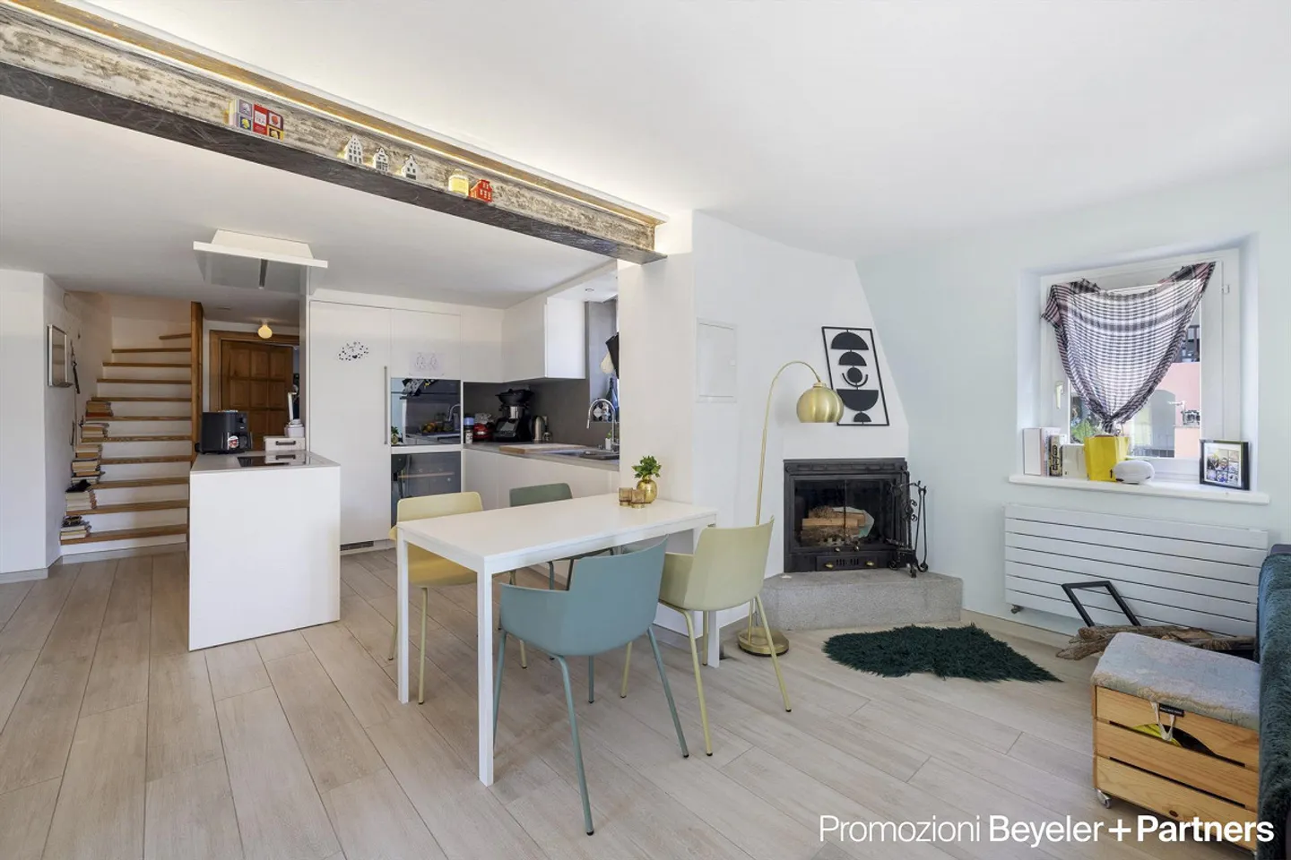 Wohnen mit Stil – 5 Zimmer Wohnung mit zwei Terrassen in Losone, Zweitwohnsitz - Foto 2 von 15