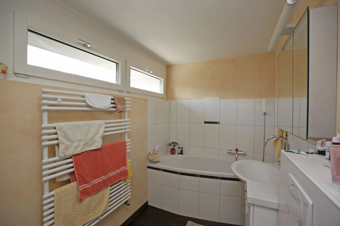 5-room corner house with extension, garden & communal pool - Photo 11 of 14