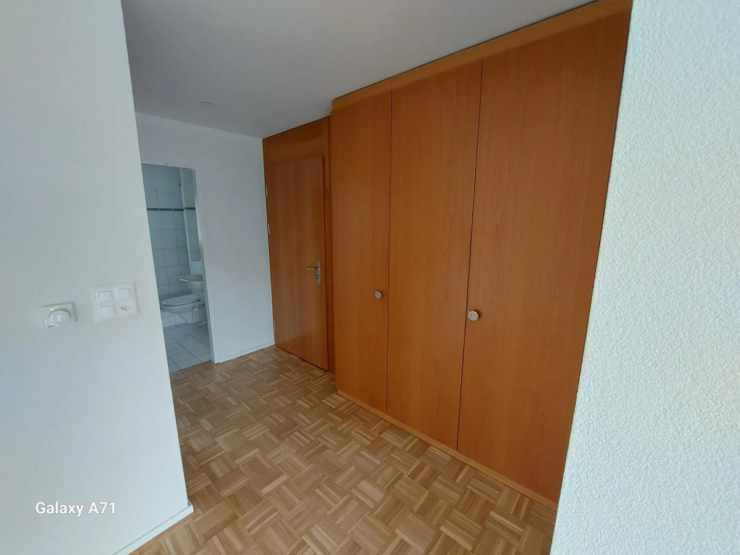 Grosszügige, sonnige 3 1/2 Zi-Wohnung 1.OG - Foto 4 von 11