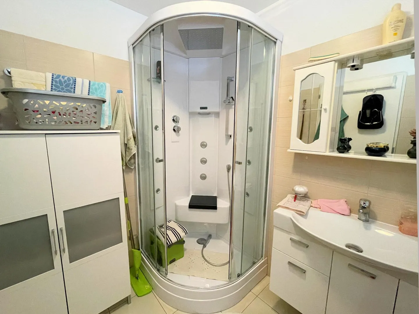 Appartement spacieux avec grande terrasse dans un quartier très calme - Photo 12 sur 14