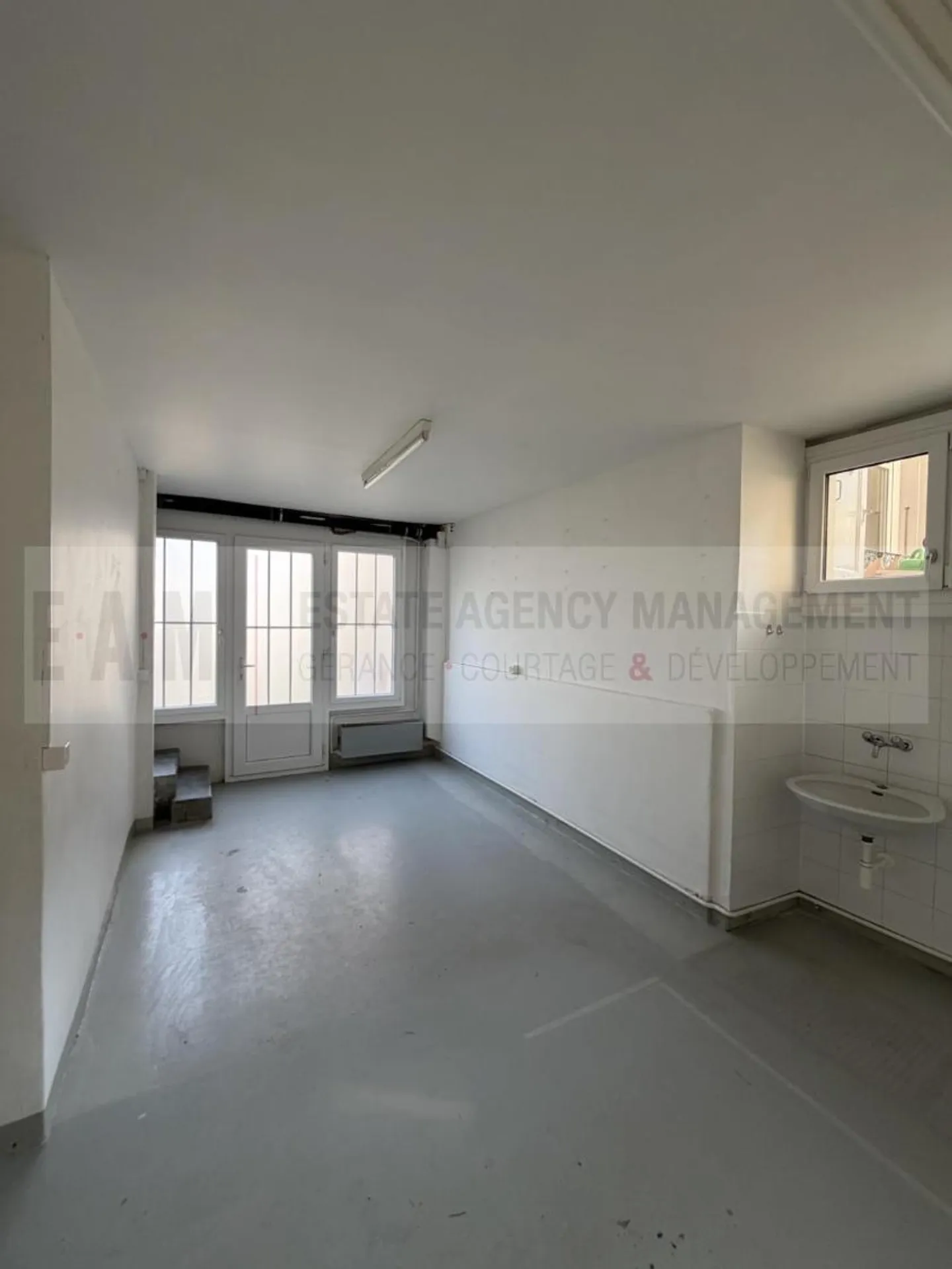 Charming Commercial Space - Photo 3 of 5