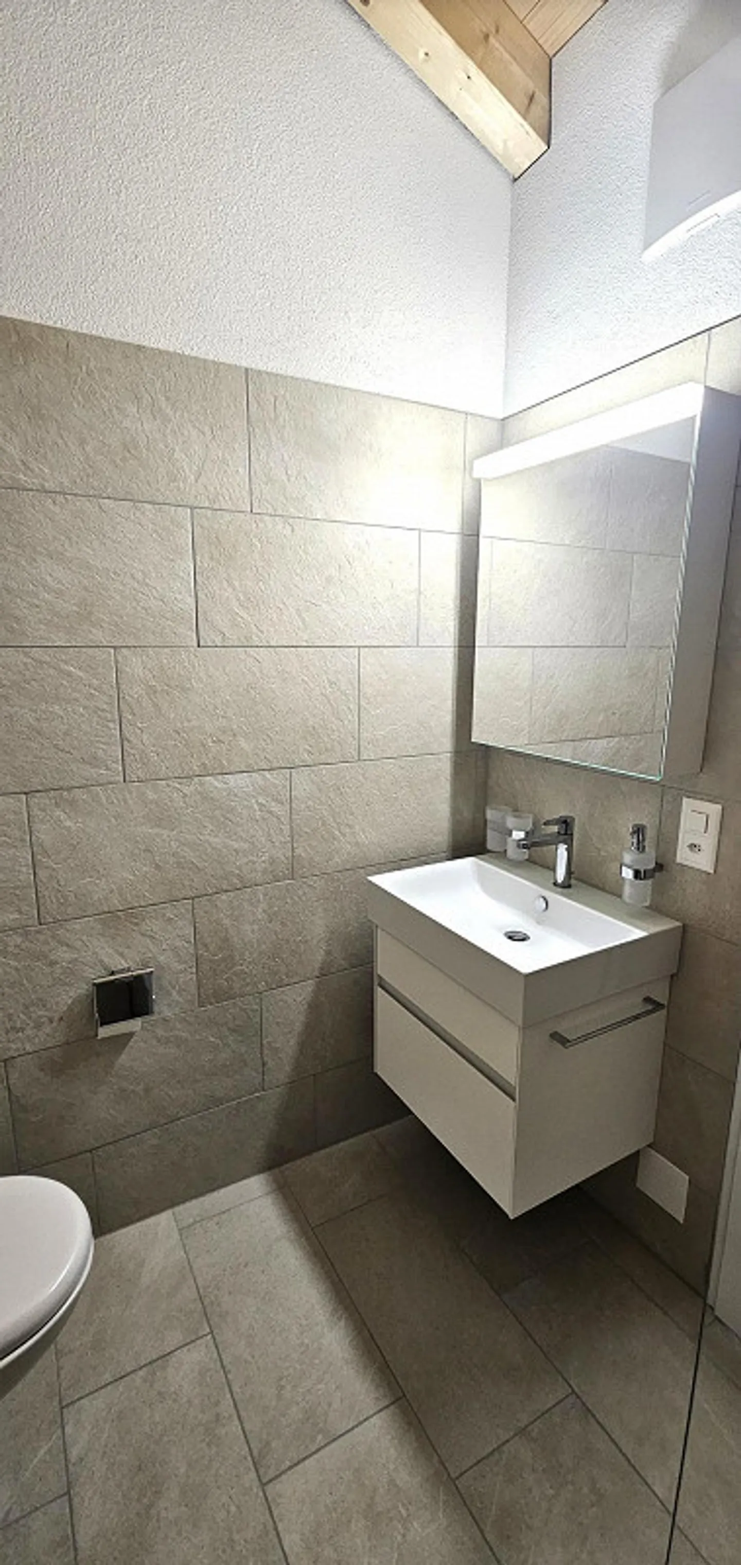 Nouvel appartement lumineux et spécial de 2 pièces - Photo 9 sur 13