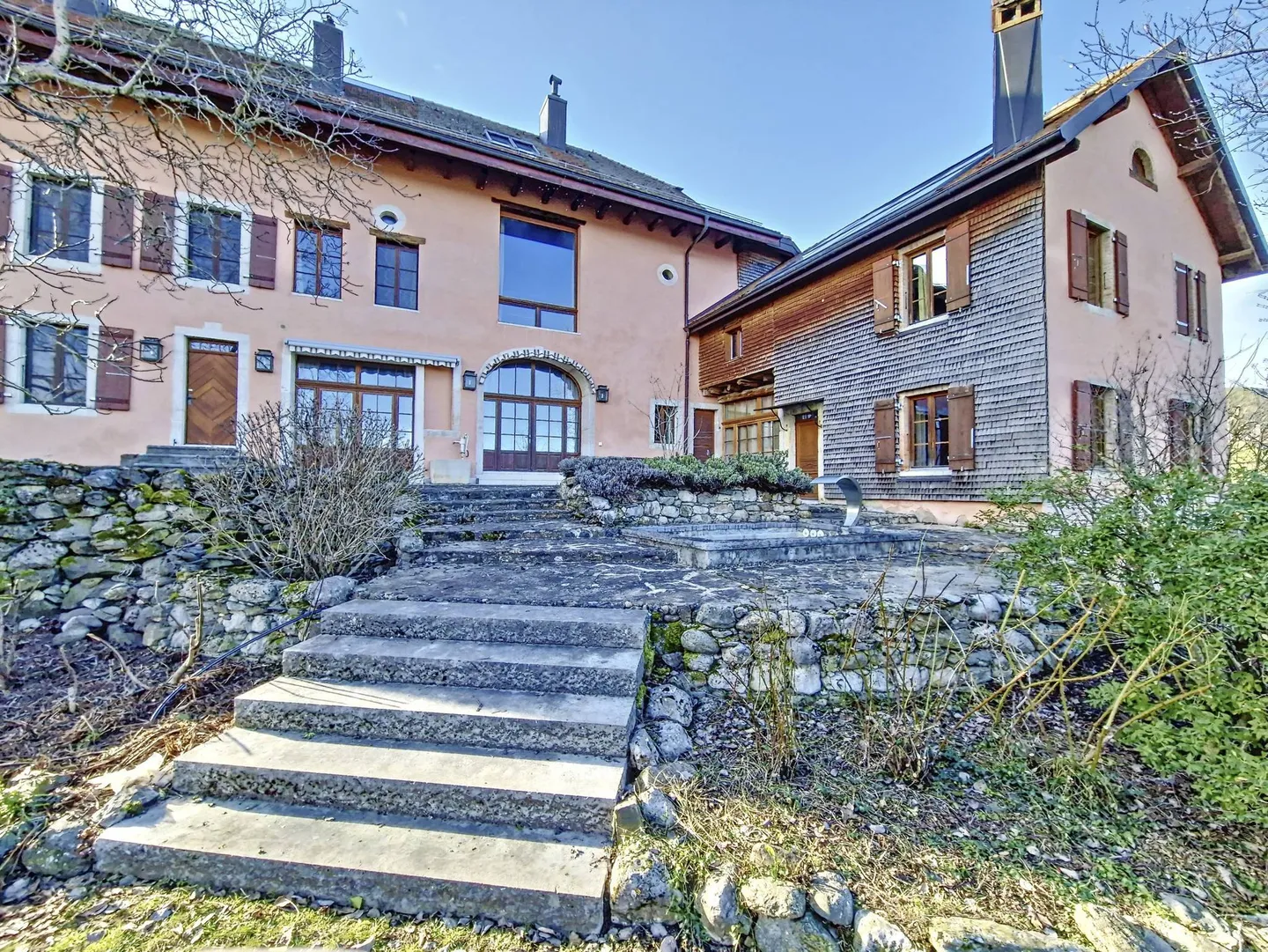 Magnifique propriété rénovée du 19ème siècle - Photo 1 sur 13