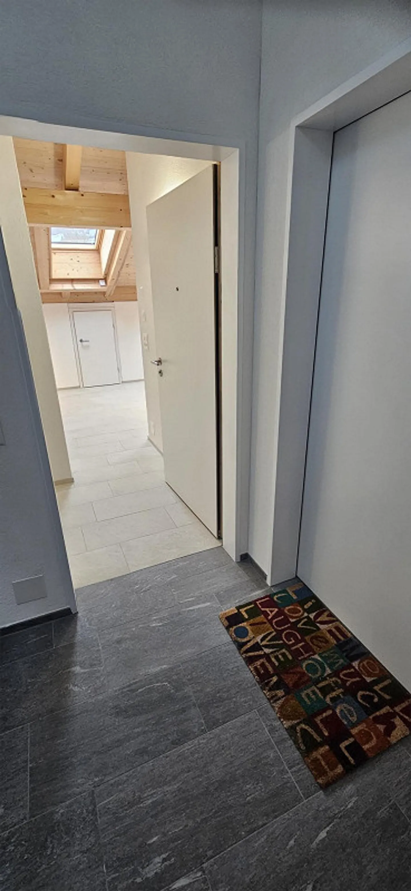 Nouvel appartement lumineux et spécial de 2 pièces - Photo 12 sur 13