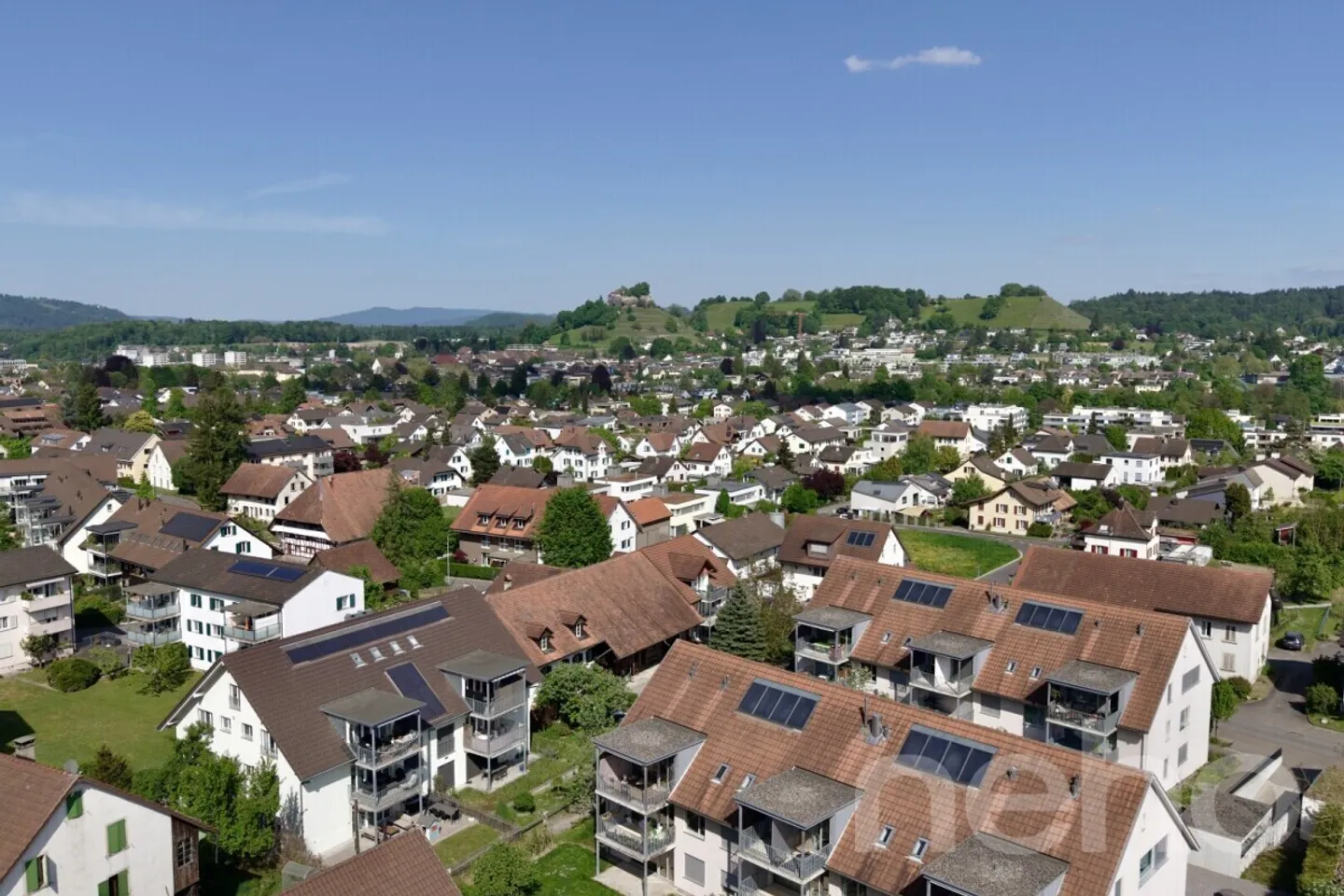 Grosszügiges Einfamilienhaus mit Aussicht - Foto 2 von 12